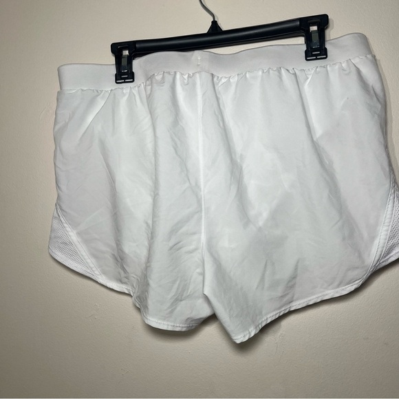 Under Armour Women's White Athletic Shorts XL - Picture 2 of 16